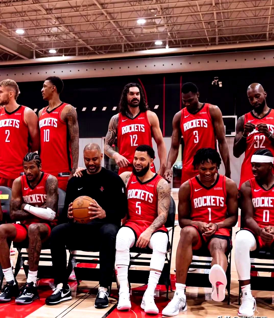 九游体育官方入口-火箭球员正积极备战下一场比赛