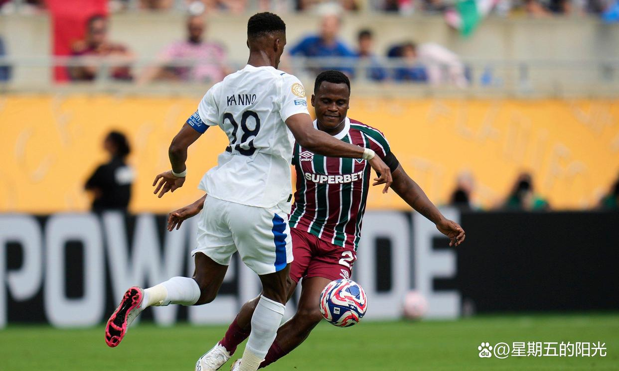 强队在顶级足球赛场力挫对手