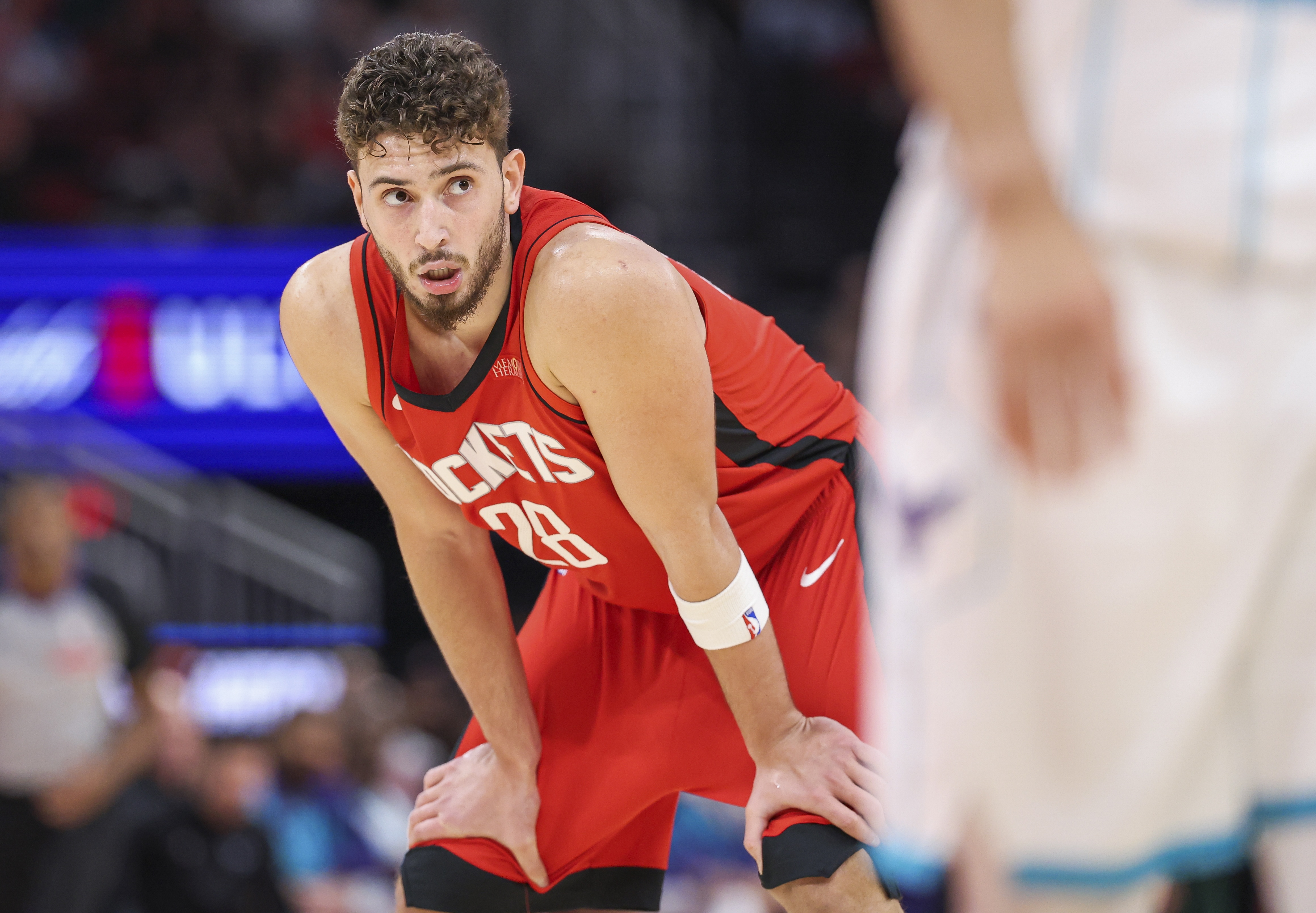 九游娱乐官方网站-火箭遭遇不敌马刺，连胜被终结