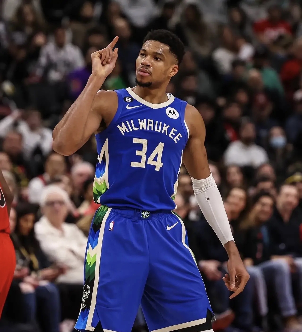 莱万特豪取三连胜，晋级冠军之路的简单介绍