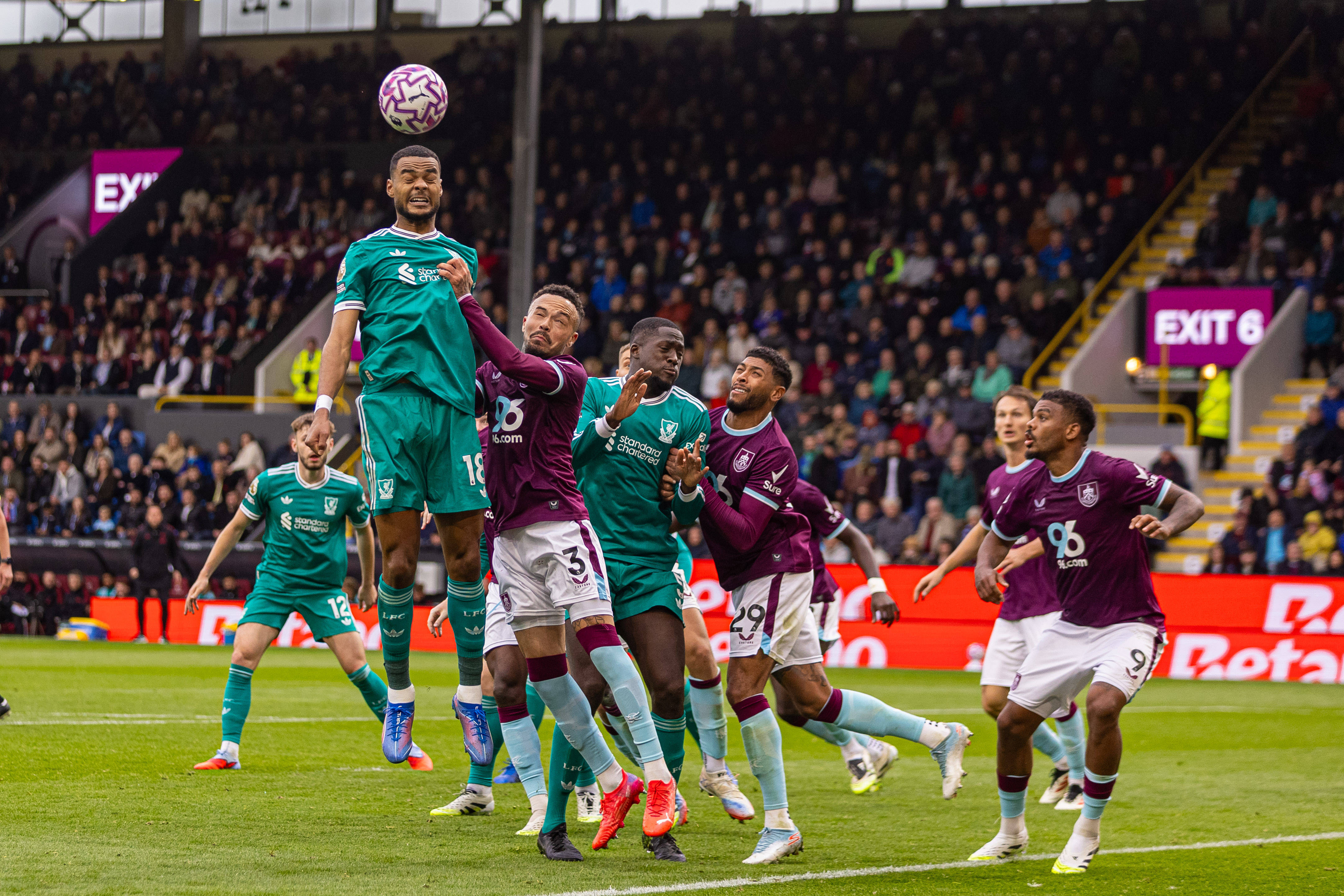 利物浦门将出色表现帮助球队大胜