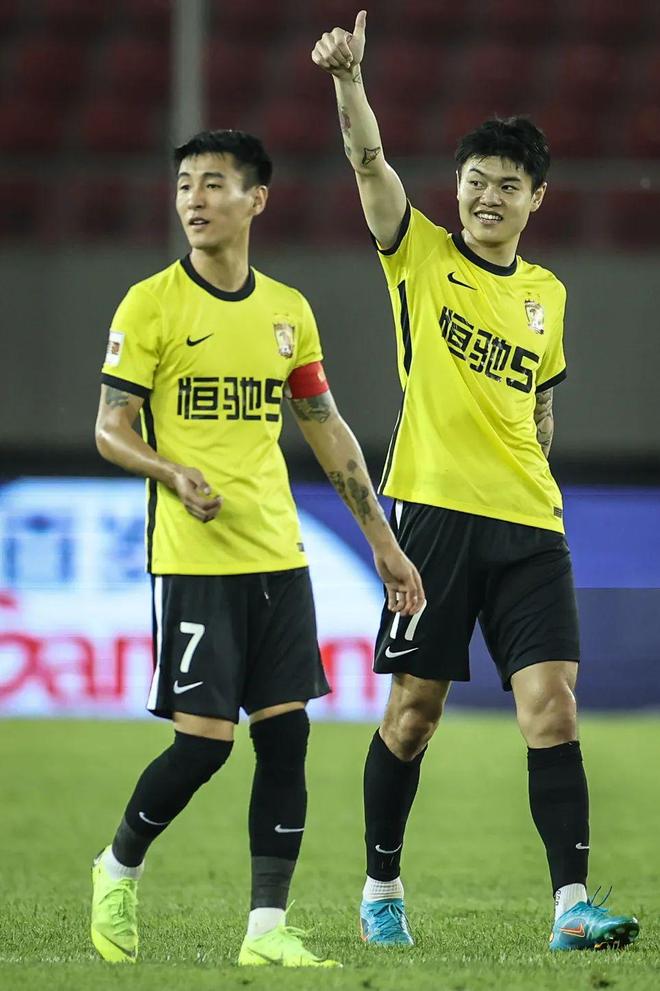 九游游戏-波斯尼亚队艰难获胜，迎战下一场比赛的简单介绍