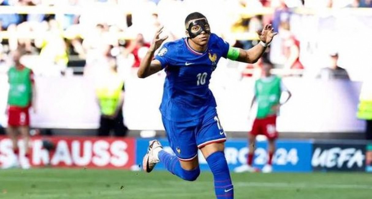 欧洲联赛法国队完胜对手晋级