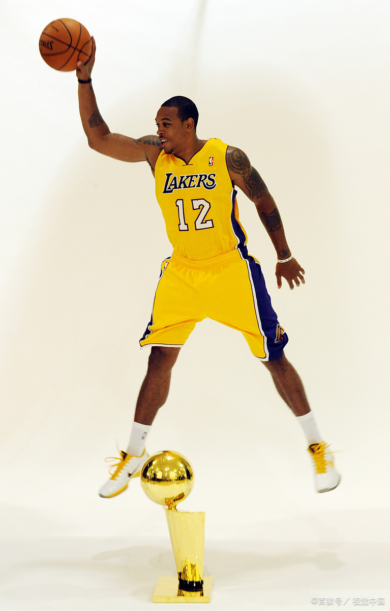 洛杉矶湖人队因球员伤情担忧，暂缓调整战术的简单介绍