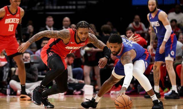 火箭后场组合发威，战胜对手