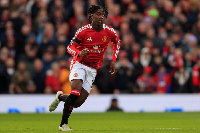 关于那不勒斯完胜曼联，马丁内利统治全场的信息