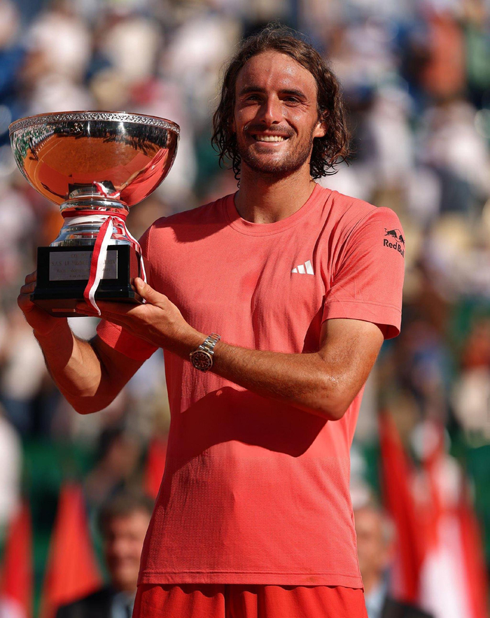 法网鏖战联合杯，西西帕斯点燃赛场