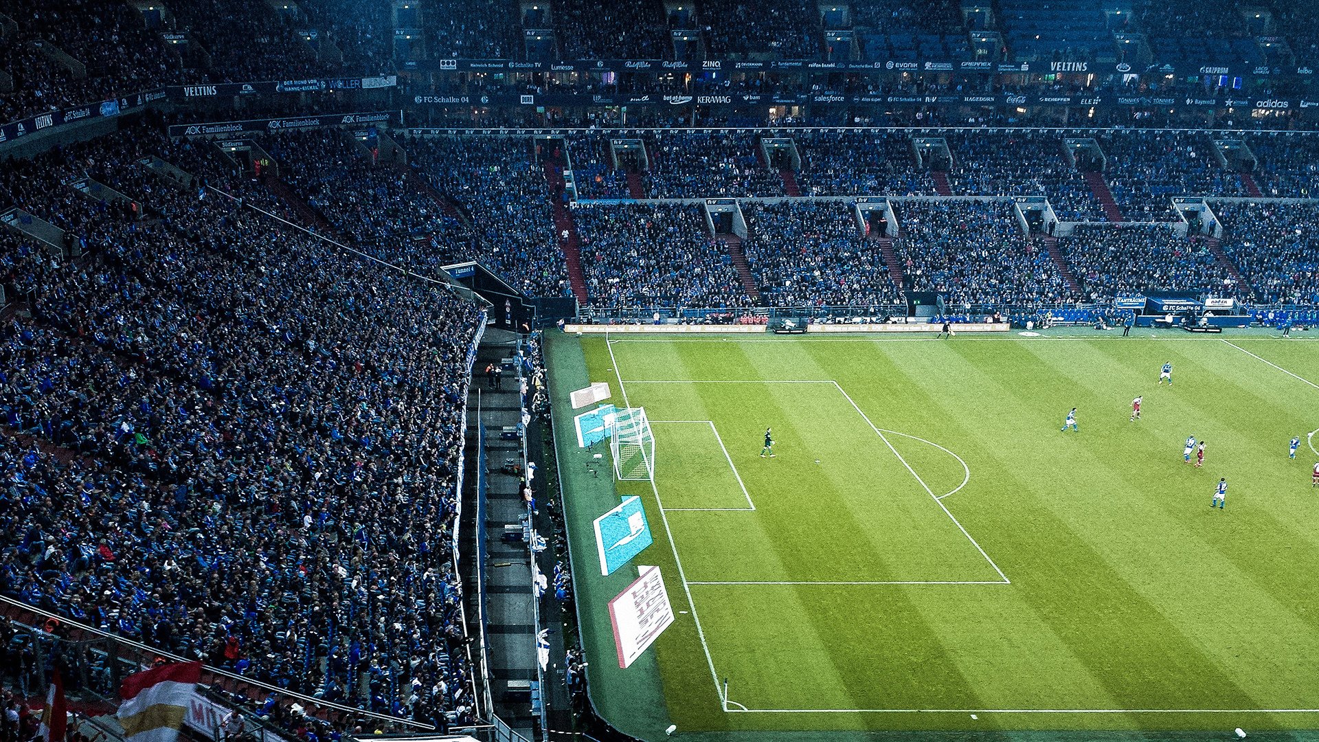 九游娱乐官方-安哥拉对阵里昂，德里赫特惊艳四座，一场比赛如何定义一位巨星的诞生？